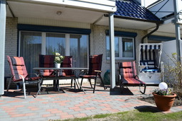 Bittner, Frauke & L&auml;u, Karin: Ferienwohnung "Hinterm Deich"