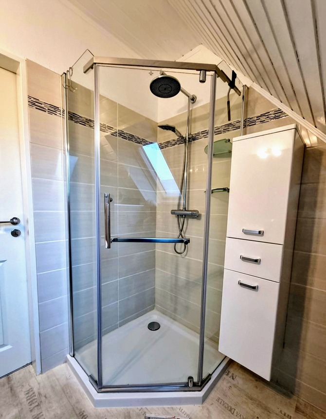 Ferienwohnung in Gr&ouml;mitz - Rosenstrasse 23 - Badezimmer mit Fenster