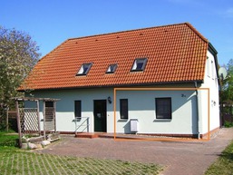 Landhaus am Teich - Saaler Bodden - Ferienwohnung orange
