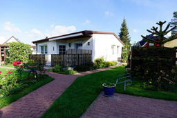 Landt, Erika