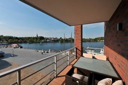 Apartmenthaus Hafenspitze Ap. 30 "Achtern", Blickrichtung Binnenhafen West/Innenstadt