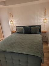 Ferienwohnung in Heiligenhafen - Fewo Todeskino "Strandgut" - Gemütliches zum Wohlfühlen Queensize-Boxspringbett