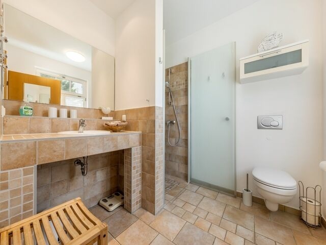 Ferienwohnung in Garz - Fewo EG - Rügenbrise am Wasser mit 2 Bädern - Bild 16